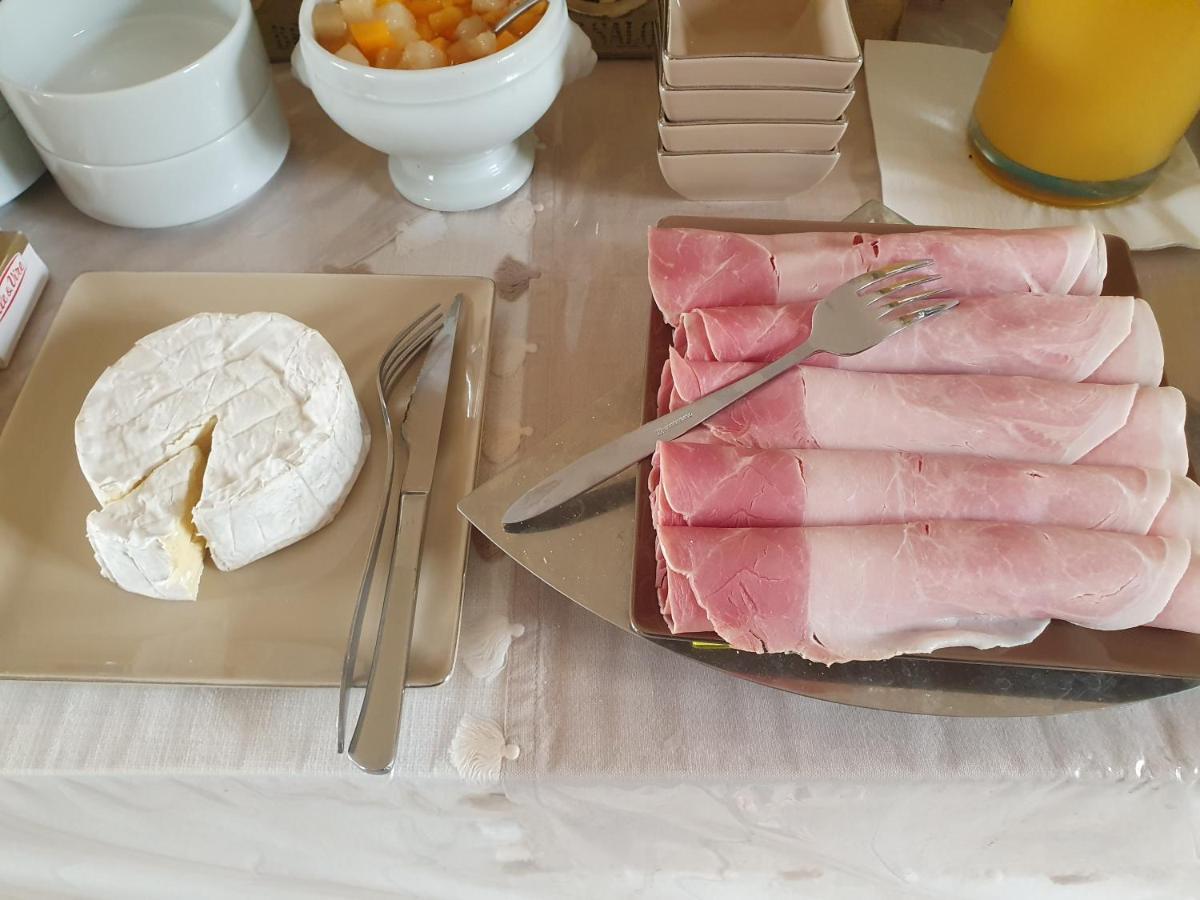 Chambres Du Logis De La Mare Du Parc Surtainville Eksteriør billede